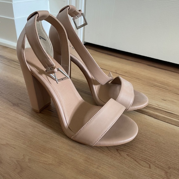 Nude heeled sandals - Picture 2 of 3